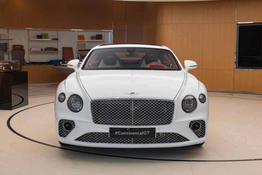  Bentley Continental GT W12 2020 года  (UAE) (фото 4 из 10)